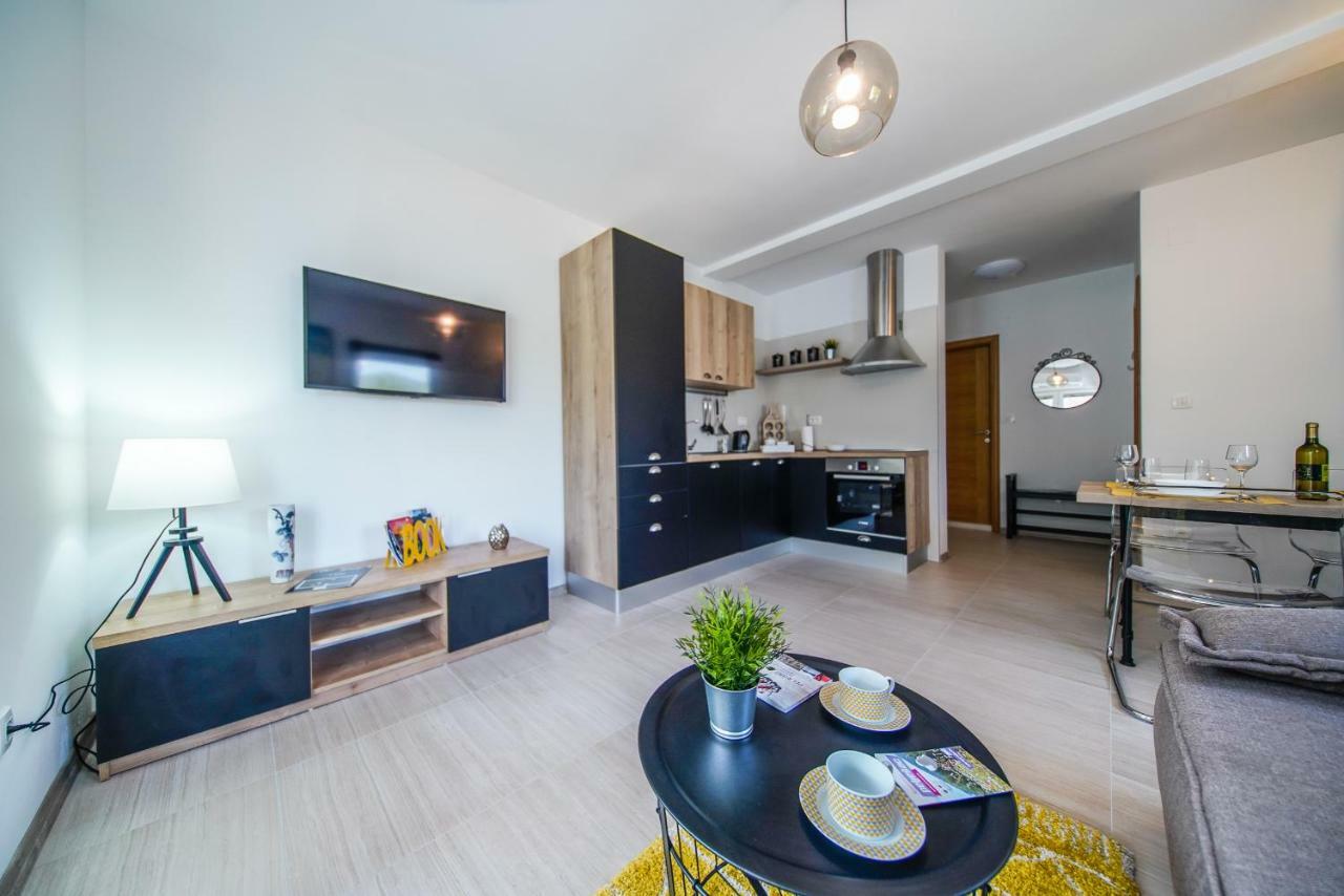 Ponta Apartment *
